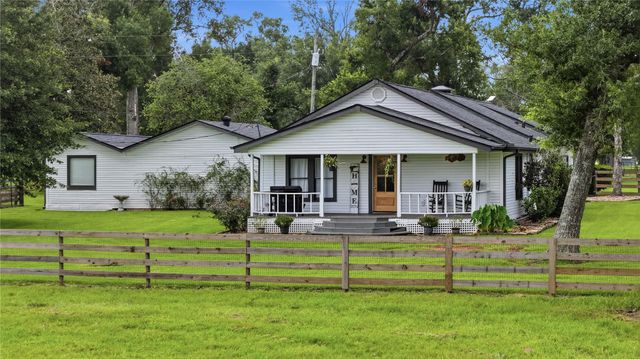 100 E Hill Ranch Lane, New Waverly, TX 77358
