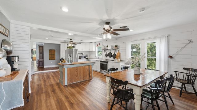 100 E Hill Ranch Lane, New Waverly, TX 77358