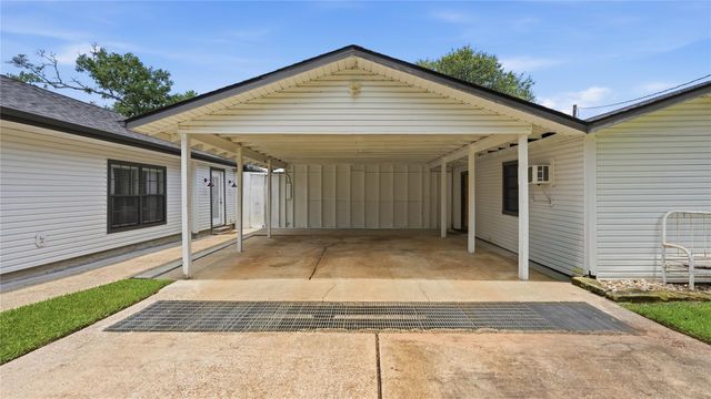 100 E Hill Ranch Lane, New Waverly, TX 77358