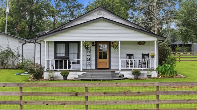 100 E Hill Ranch Lane, New Waverly, TX 77358