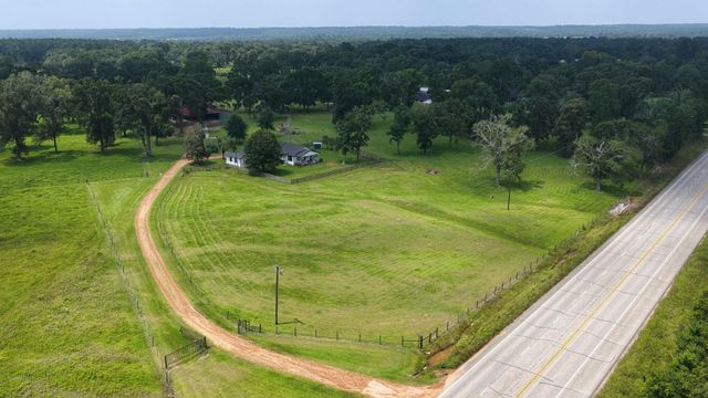 100 E Hill Ranch Lane, New Waverly, TX 77358