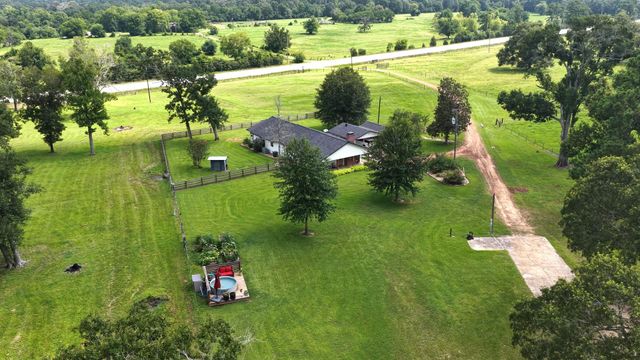 100 E Hill Ranch Lane, New Waverly, TX 77358