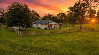 100 E Hill Ranch Lane, New Waverly, TX 77358