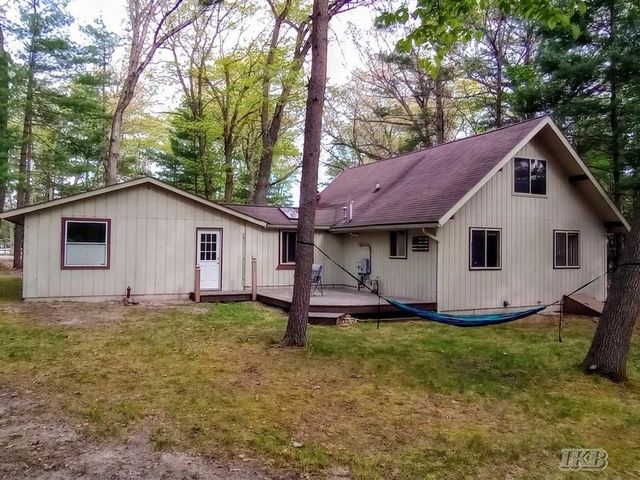 4656 Lancelot Court, Gladwin, MI 48624