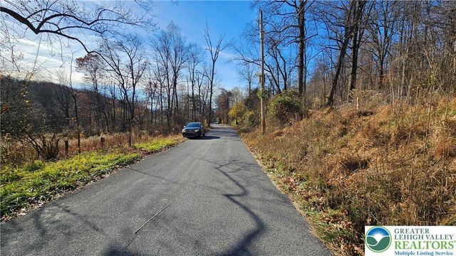 4057 Sherry Hill Road, Lower Saucon Twp, PA 18055