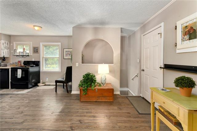 16705 E 3rd Street N, Independence, MO 64056