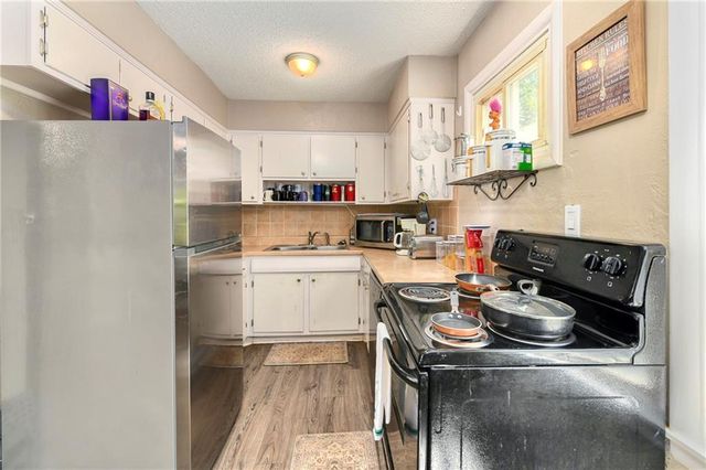 16705 E 3rd Street N, Independence, MO 64056