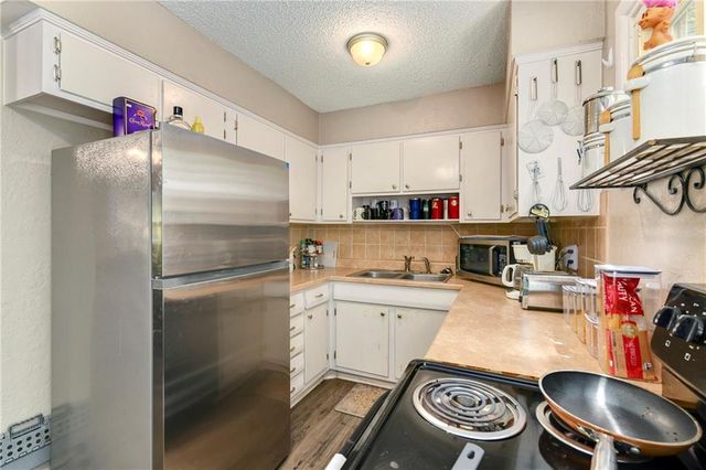 16705 E 3rd Street N, Independence, MO 64056