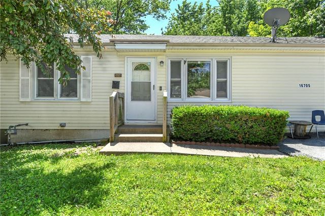 16705 E 3rd Street N, Independence, MO 64056