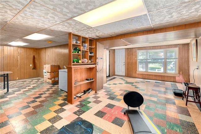 16705 E 3rd Street N, Independence, MO 64056