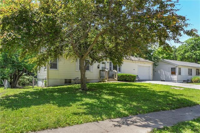 16705 E 3rd Street N, Independence, MO 64056