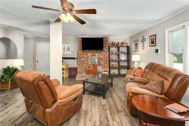 16705 E 3rd Street N, Independence, MO 64056