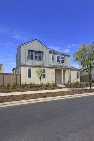 787 Josephine Avenue, Madera, CA 93636