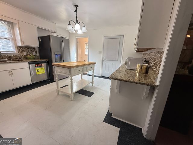 1977 Thomas Drive, Macon, GA 31217