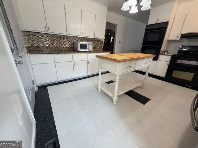 1977 Thomas Drive, Macon, GA 31217