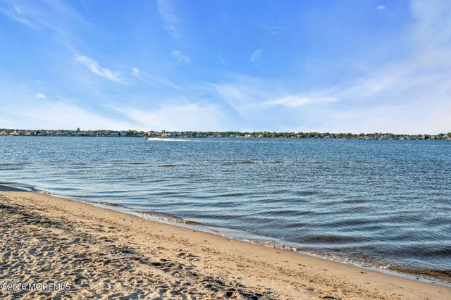 1931 Seaman Court, Toms River, NJ 08753