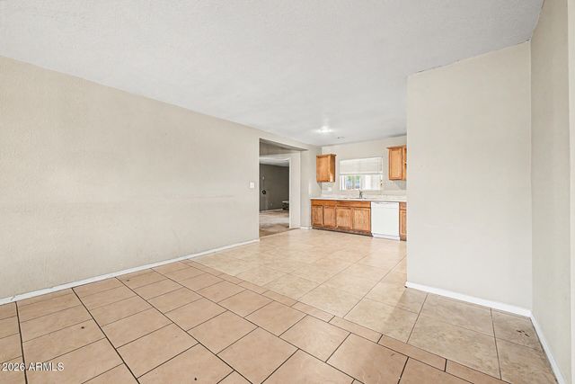 5807 W CAMBRIDGE Avenue, Phoenix, AZ 85035