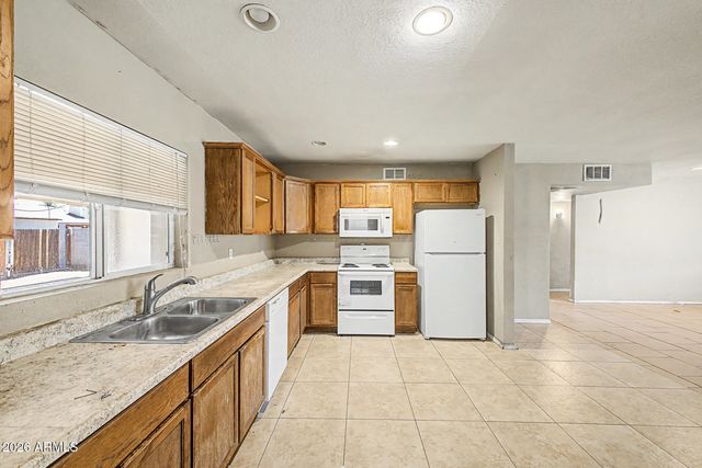 5807 W CAMBRIDGE Avenue, Phoenix, AZ 85035