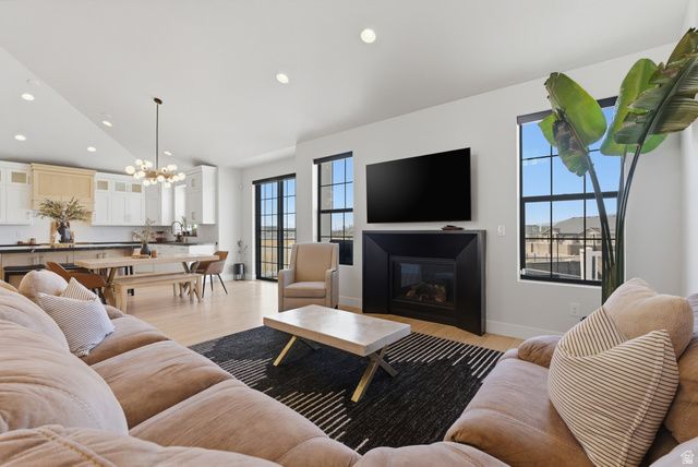 1437 W VALLEY DR, Lindon, UT 84042