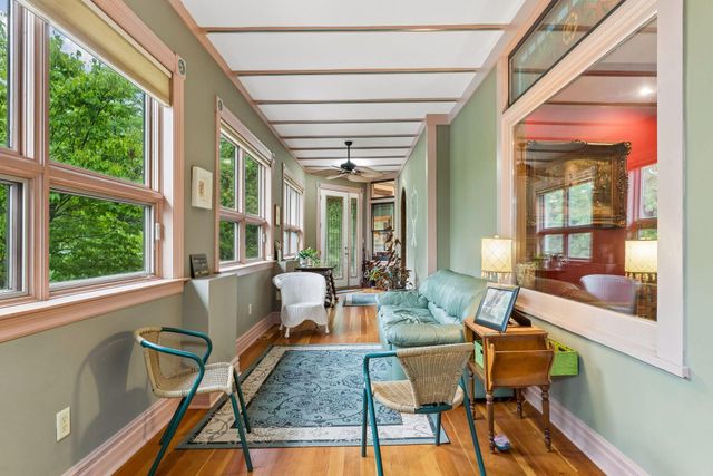 8 Bates Avenue, Saint Paul, MN 55106