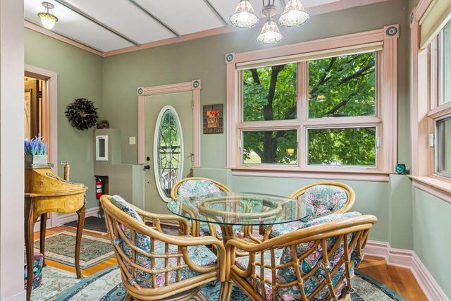 8 Bates Avenue, Saint Paul, MN 55106
