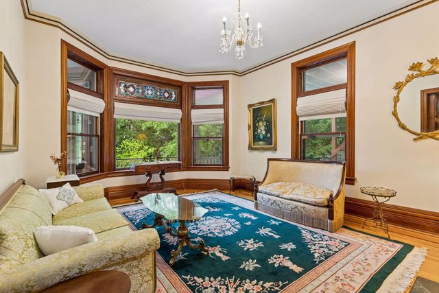 8 Bates Avenue, Saint Paul, MN 55106