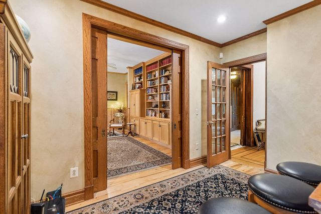 8 Bates Avenue, Saint Paul, MN 55106