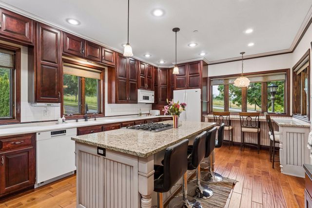 8 Bates Avenue, Saint Paul, MN 55106