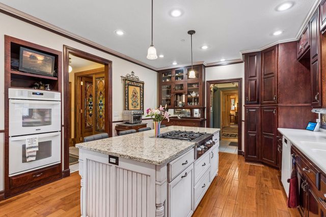8 Bates Avenue, Saint Paul, MN 55106