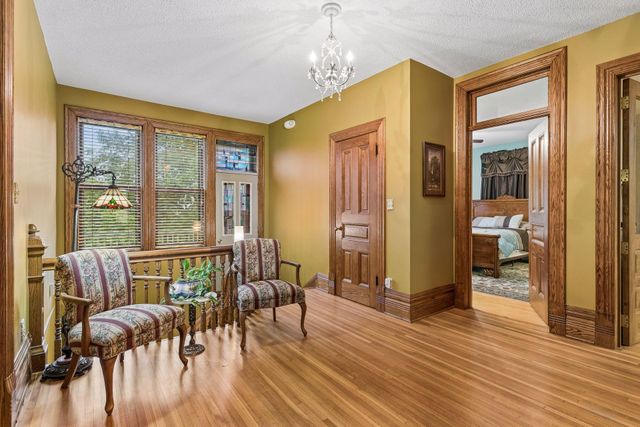 8 Bates Avenue, Saint Paul, MN 55106