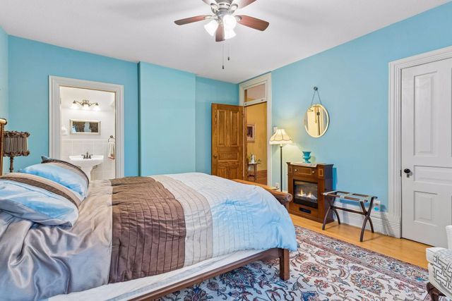 8 Bates Avenue, Saint Paul, MN 55106