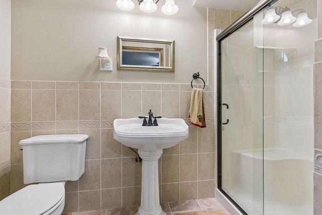 8 Bates Avenue, Saint Paul, MN 55106