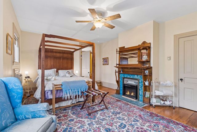 8 Bates Avenue, Saint Paul, MN 55106