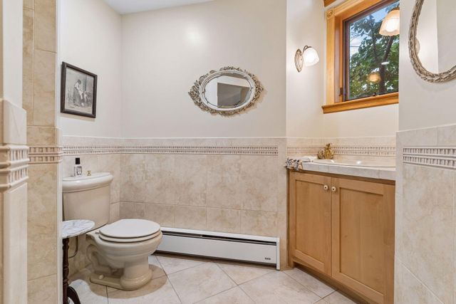 8 Bates Avenue, Saint Paul, MN 55106
