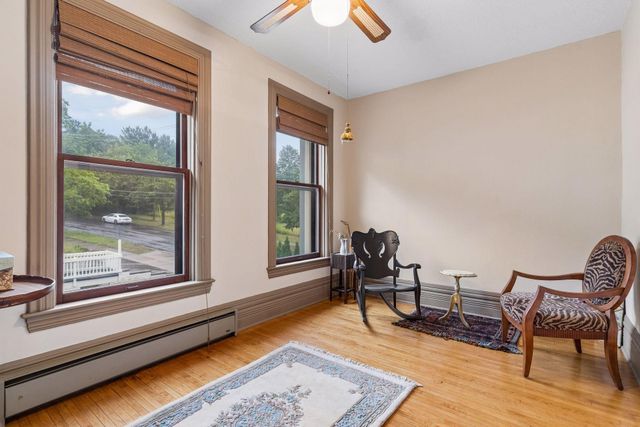 8 Bates Avenue, Saint Paul, MN 55106