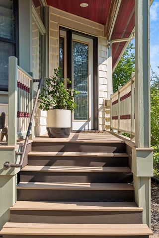 8 Bates Avenue, Saint Paul, MN 55106