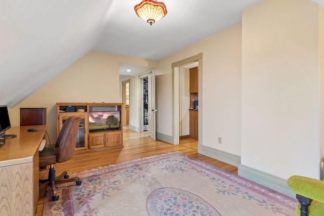8 Bates Avenue, Saint Paul, MN 55106