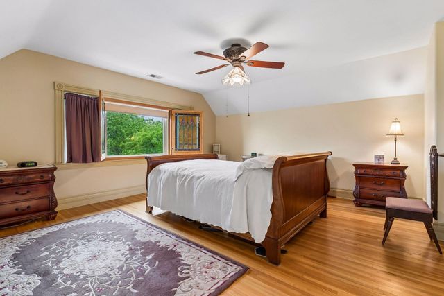 8 Bates Avenue, Saint Paul, MN 55106