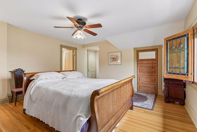 8 Bates Avenue, Saint Paul, MN 55106