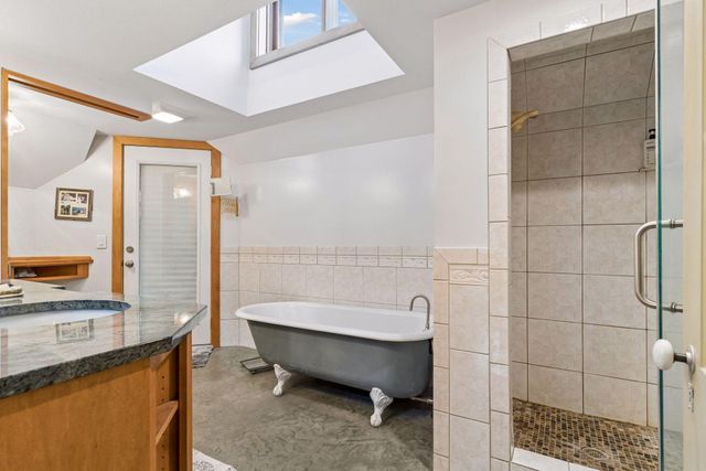 8 Bates Avenue, Saint Paul, MN 55106