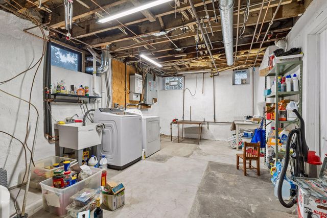 8 Bates Avenue, Saint Paul, MN 55106