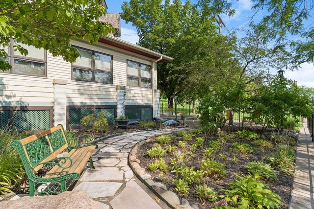 8 Bates Avenue, Saint Paul, MN 55106