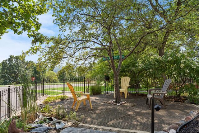 8 Bates Avenue, Saint Paul, MN 55106