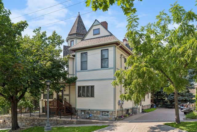 8 Bates Avenue, Saint Paul, MN 55106