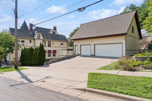 8 Bates Avenue, Saint Paul, MN 55106