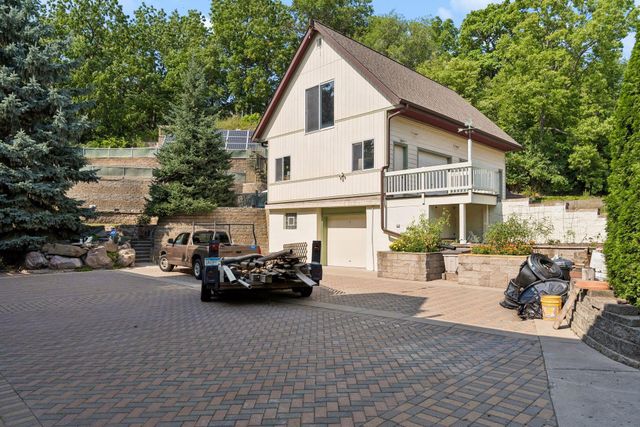 8 Bates Avenue, Saint Paul, MN 55106