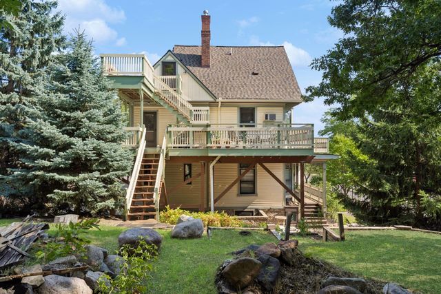 8 Bates Avenue, Saint Paul, MN 55106