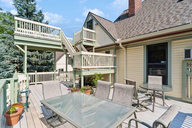 8 Bates Avenue, Saint Paul, MN 55106