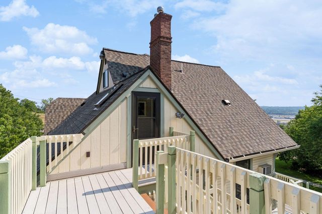 8 Bates Avenue, Saint Paul, MN 55106