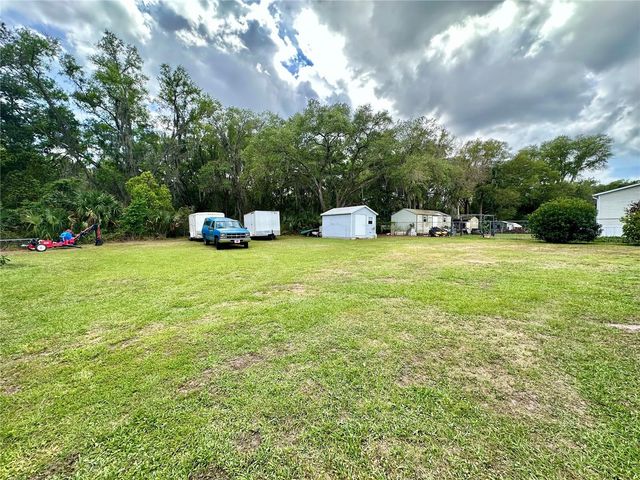 18400 SE 90TH LANE, Ocklawaha, FL 32179